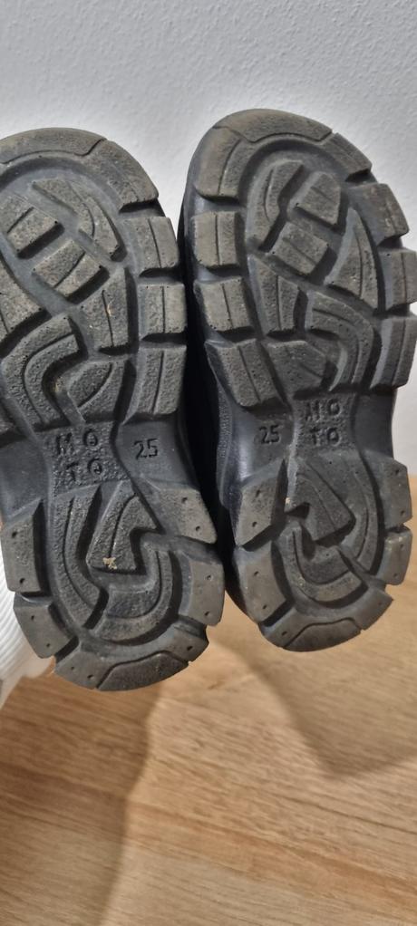 Čižmičky v.25, 25