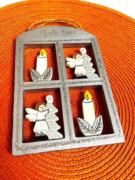 Závesná dekorácia okienko vianoce, 