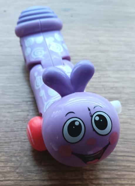 4 x gumená hračka a naťahovacia húsenica, 