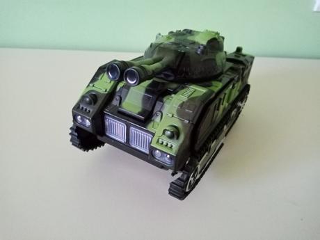 Vojenský tank na batérky - 20cm,