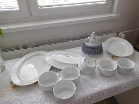 Porcelánové veľké taniere +misky na kompot značené, 