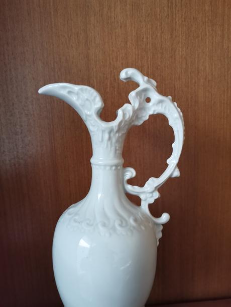 Porcelánová váza, 