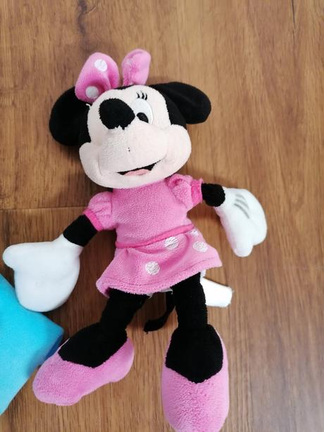 Mickey mouse a minnie,