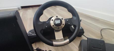 Xbox 360 + príslušenstvo,