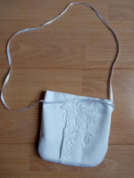 Šaty na prijímanie, 146