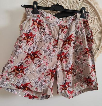 Šortky s vysokým pásom, l