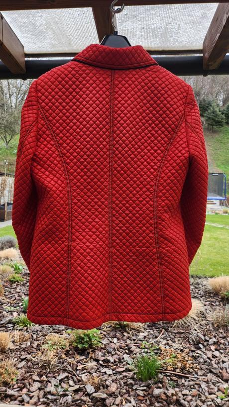 Štýlová červená bunda, 46