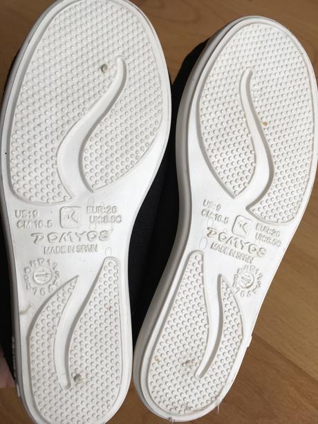 Cierne platenky (cvicky) - velkost 26, decathlon,26