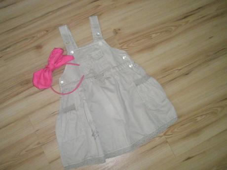 Šatočky s čipkami, 98