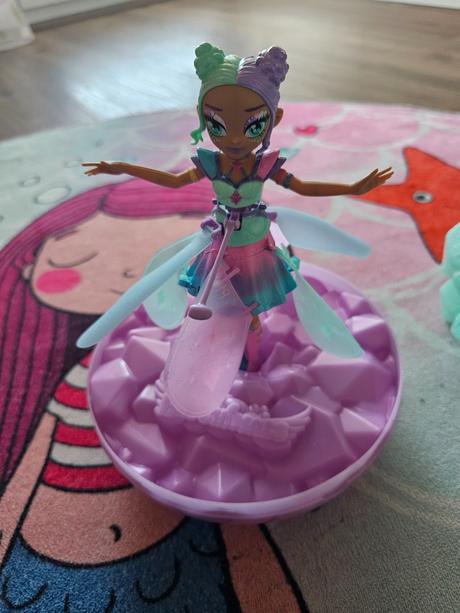 Spin master hatchimals lietajúca víla v pastelovýc,