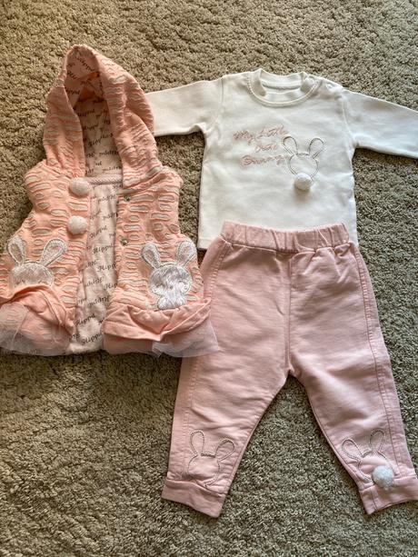 Pekny komplet s vestou, 68