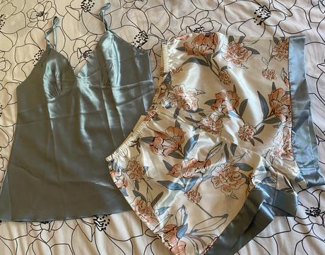 Dvojdielne krátke saténové pyžamo v. l, l