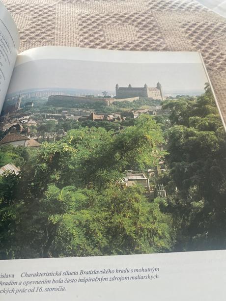 Slovenské hrady, zámky a kaštiele,