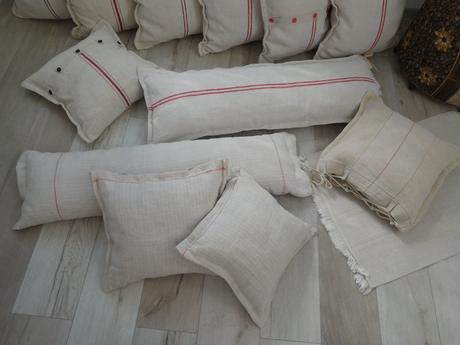 Vankúše menšie , vačšie, podlhovasté,, 