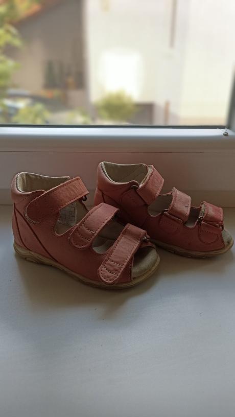 Ortopedické sandále veľ.25, 25