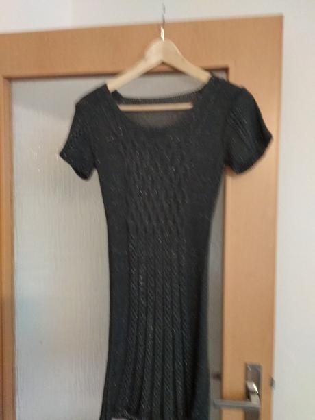 Pletene saty  s trblietkami, s