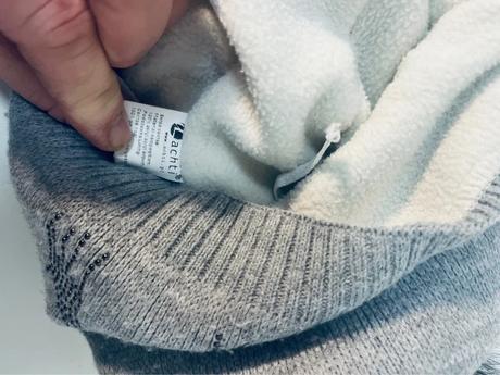 Štýlová zimná čiapka s jelenčekmi a bohatým brmbol, 