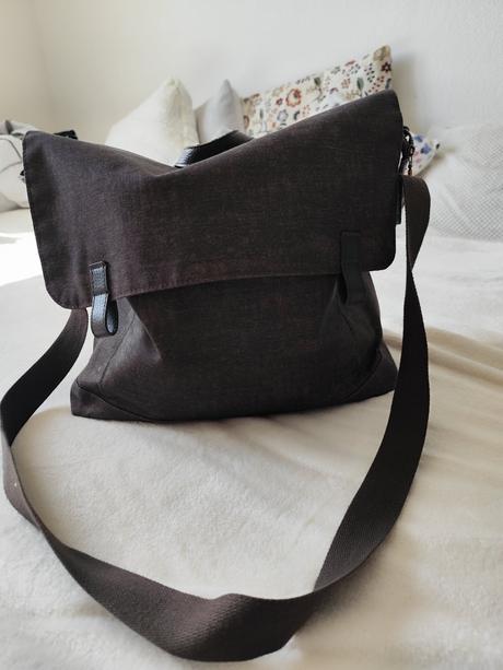 Balík oblečenia zeny, s