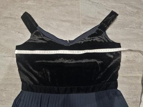 Luxusné zamatové šaty mint&berry v36-38, 36