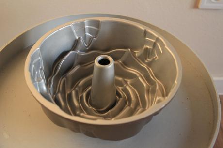 Nordic ware forma na bábovku rose 2,4l s vadami, 