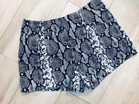 Kraťasy s hadím vzorom, river island,40