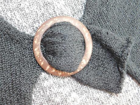 Pekny kvalitny pulover, 38