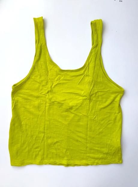 Tielko s výstrihom na chrbte, m