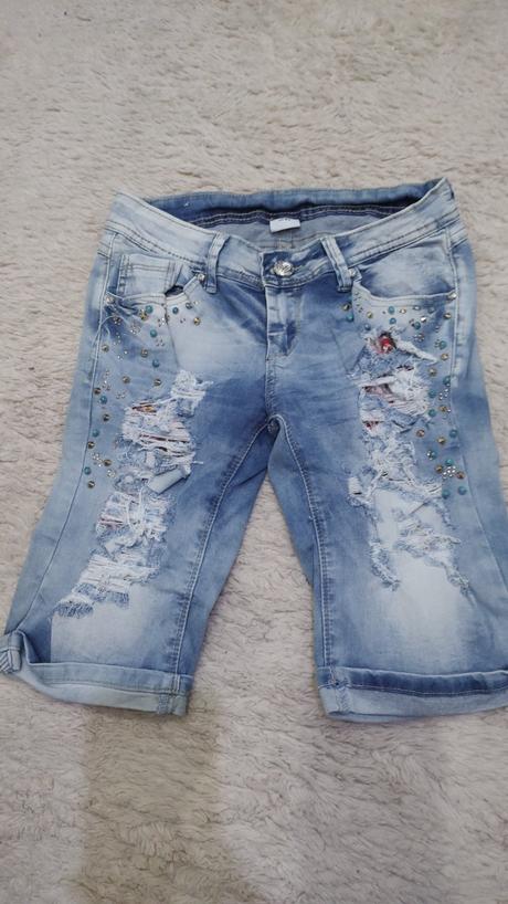 Predám kraťasy, 146