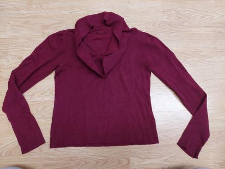 Bordovy svetrik, s