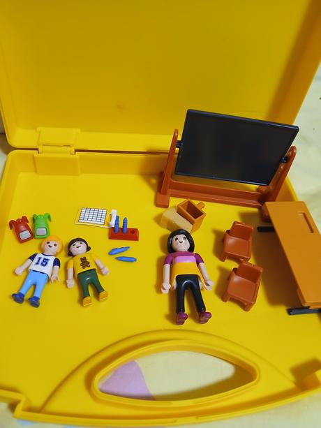 Playmobil 5971 škola v kufriku, 