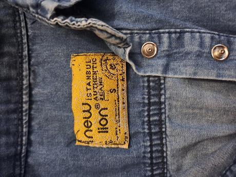 Krasne riflove saty, s