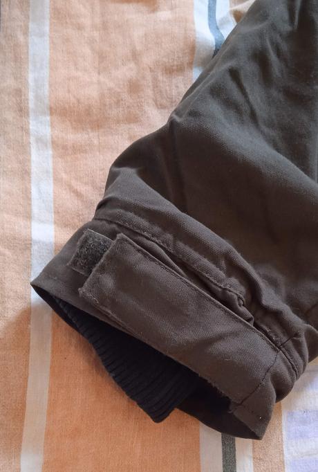 Predám teplú zimnú bundu s kapucňou, veľ. 146, top, 146