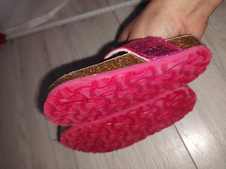 Sandálky hello kitty, 26