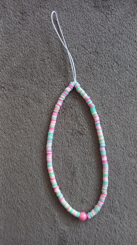 Farebné retiazky na mobil, 