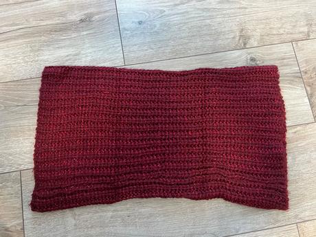 Bordový šál, orsay