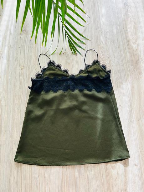 Krásny top na ramienka značky stradivarius, stradivarius,s