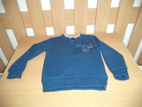 Tmavomodrý pulóver, 104, 104