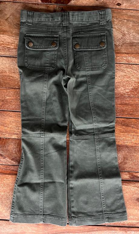 Dievčenské rifle do zvona, 116