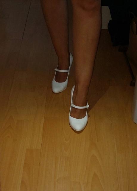 Biele poltopanky, 39