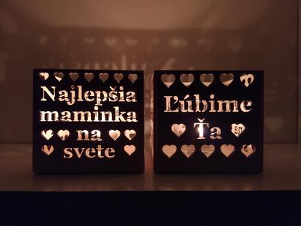 Originálny drevený svietnik pre mamičku, 