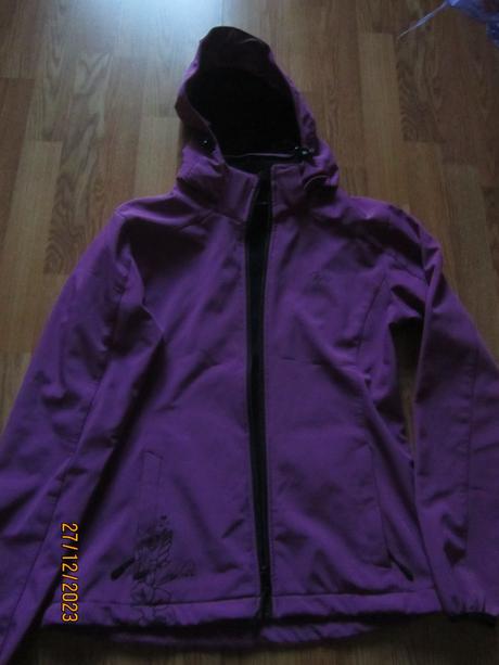 Softshelova bunda, s