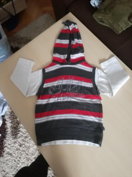 Svetrik s kapucou, okay,92