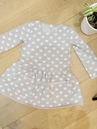 Srdiečkové šaty, 110