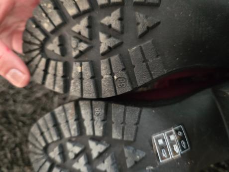 Kotnikove topanky, 38