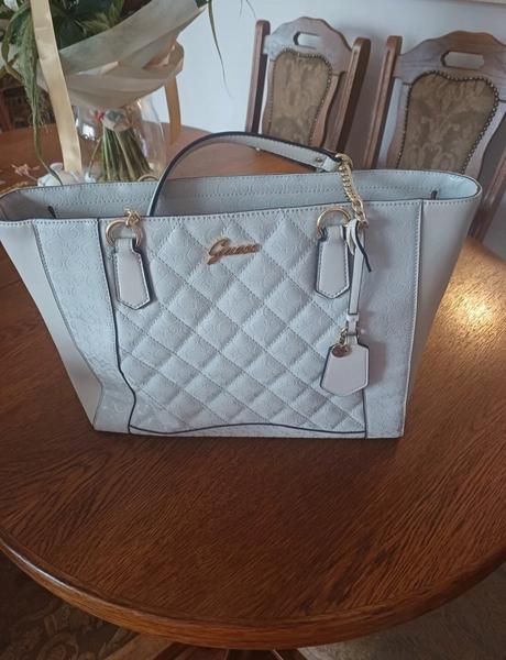 Kabelka guess, guess