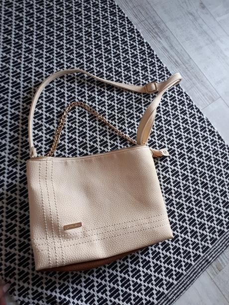 Trojfarebná kabelka, 