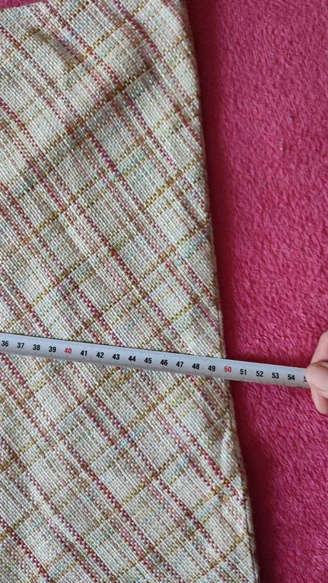 Zimná karovana sukna, 44