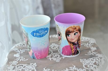 2x plastový pohár frozen,