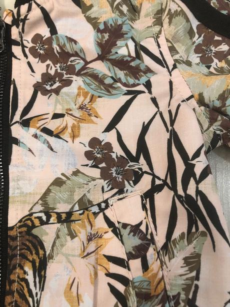 Bomberka, river island,74