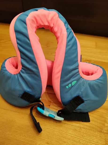 Plávacia vesta nabaiji,